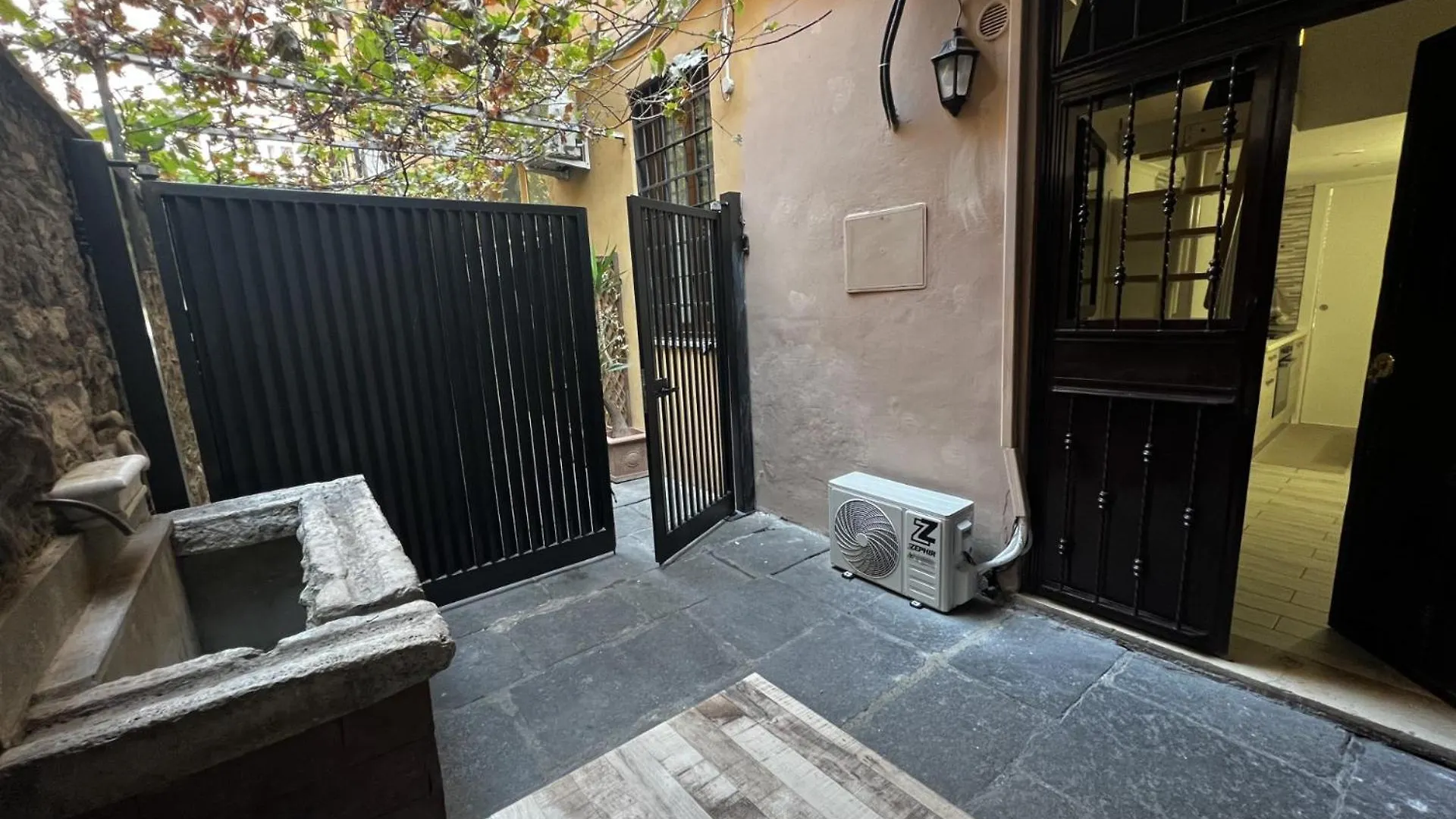 Machiavelli'S House Apartment Rome Italy